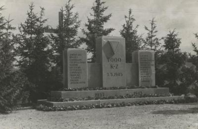 [Photograph of monument to Cap Arcona and Thielbek victims]