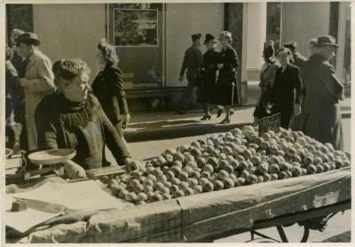 Apple vendors in Brussels